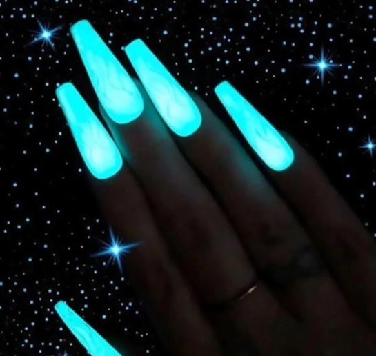 Neon Nails™ | Ihre Nägel werden das Licht im Dunkeln!
